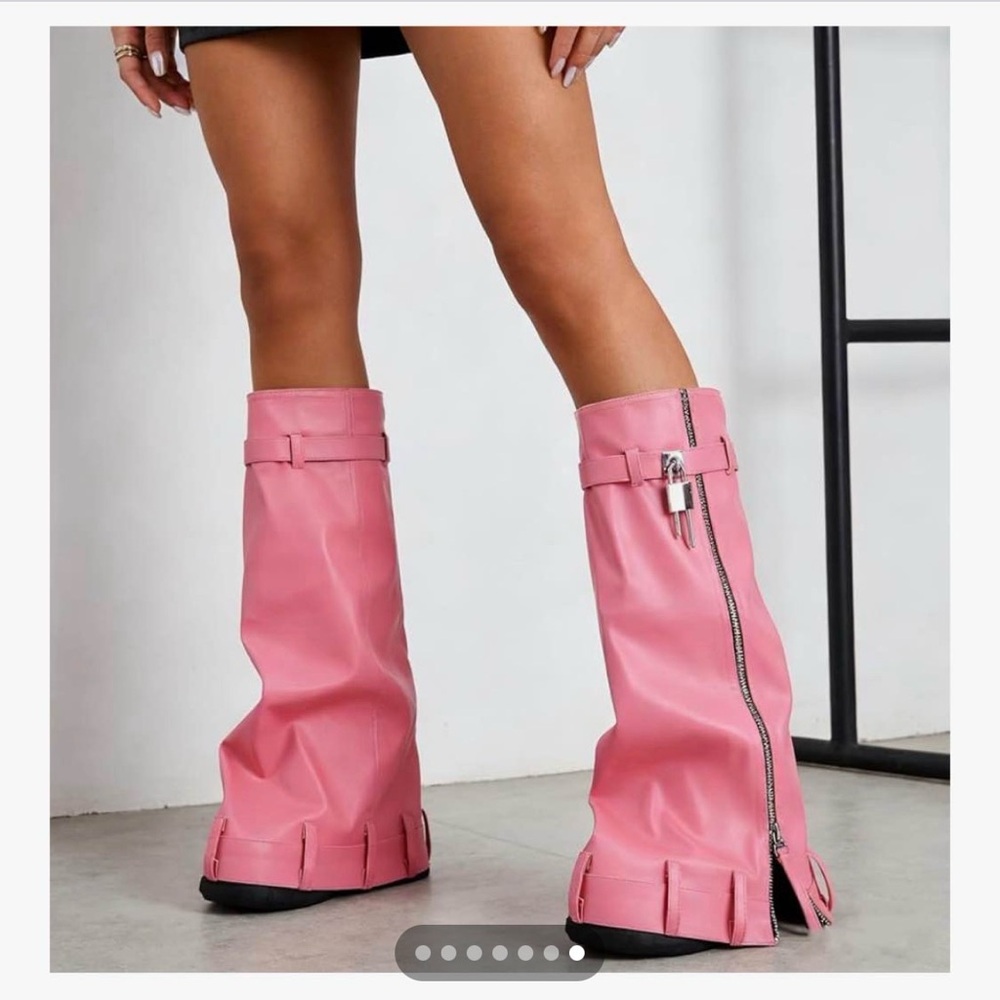 Stylish Pink Women's Boots